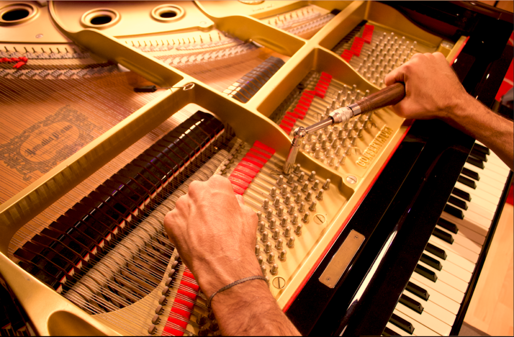 Chema de Perez. Afinador de Pianos en Barcelona